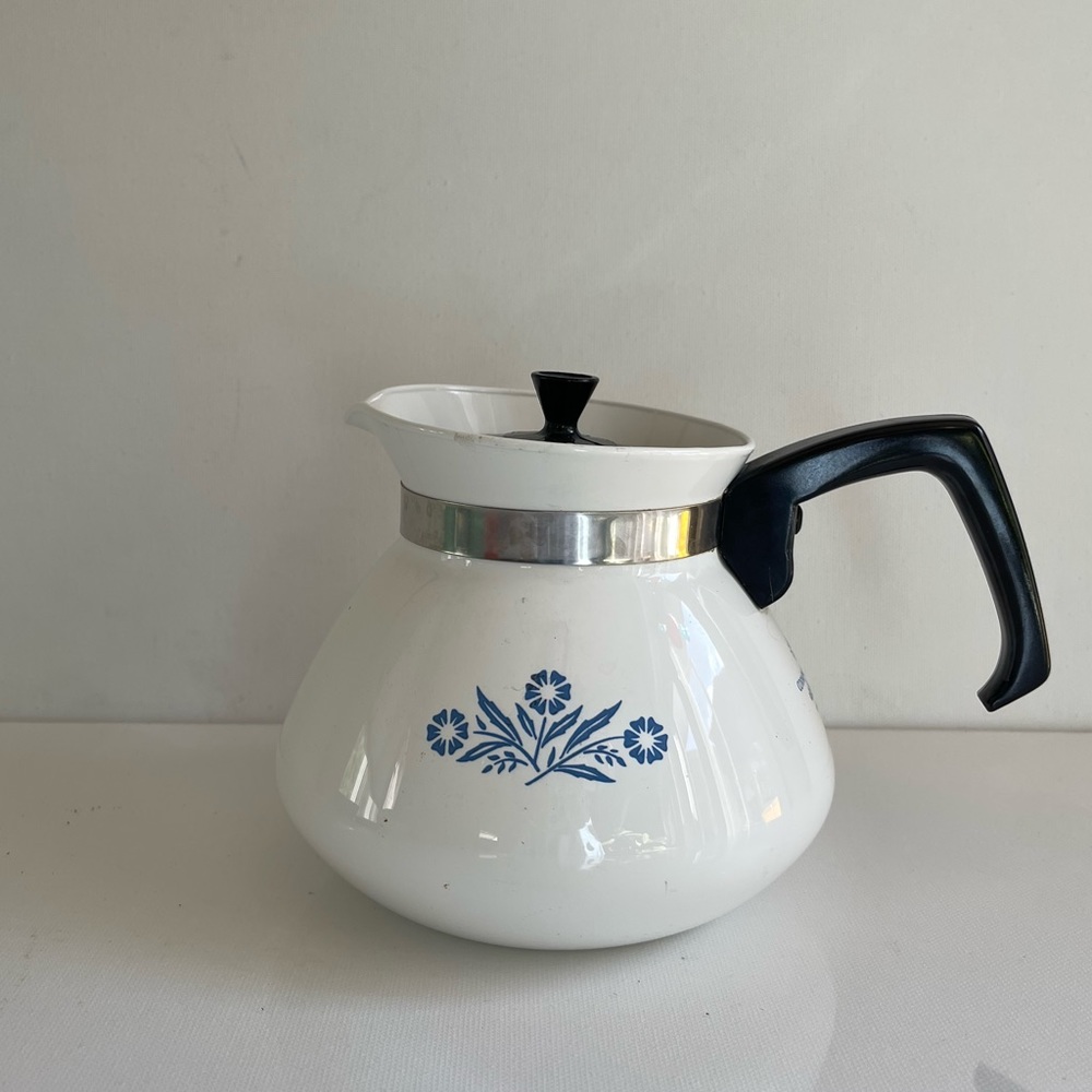 Vintage Corningware Coffee Pot with Blue Cornflower design. Excellent condition
